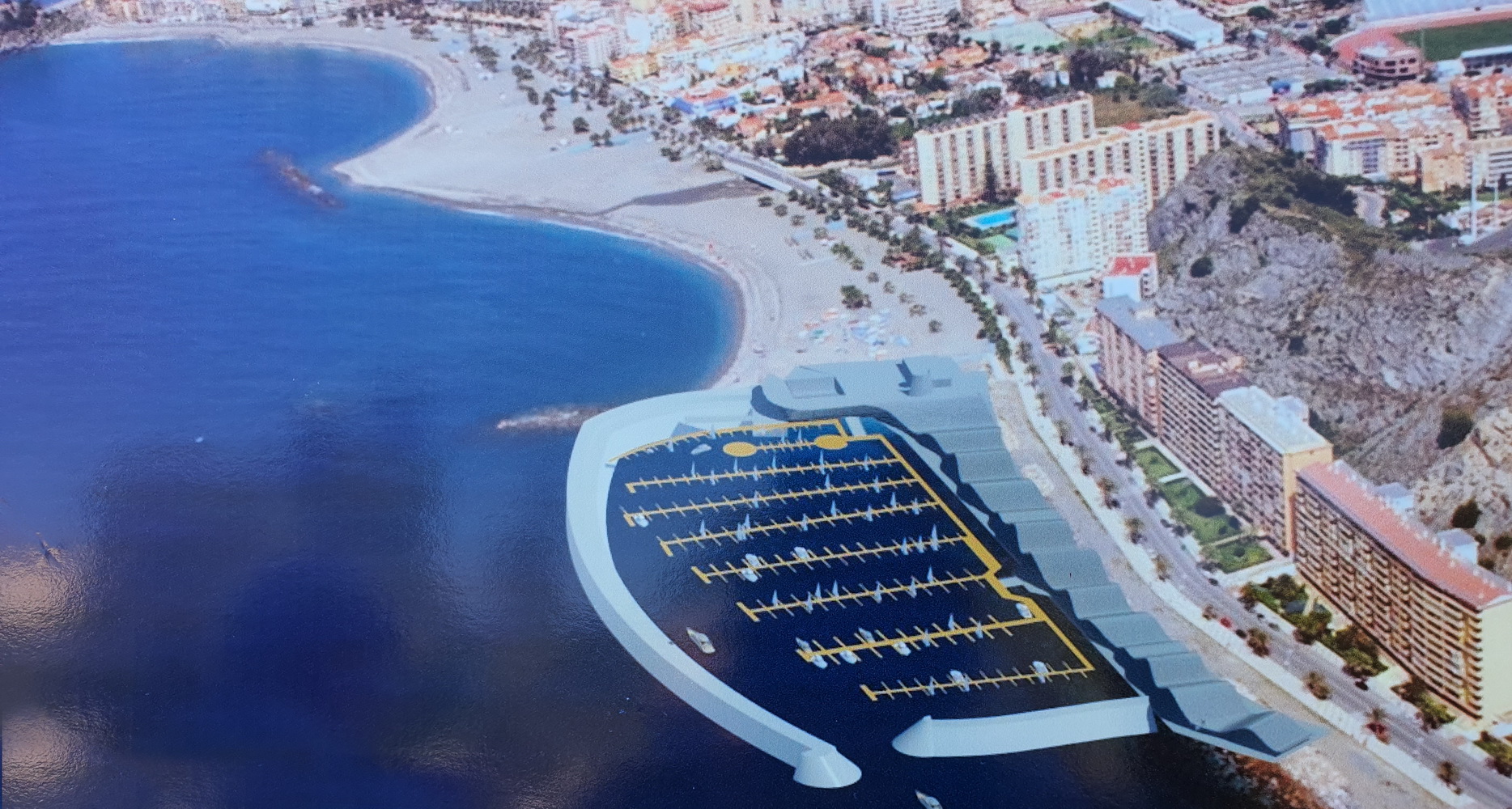 La Junta inicia los trámites para hacer realidad el nuevo puerto deportivo de Almuñécar